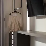 Enaria Aparthotel 3*