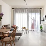 Enaria Aparthotel 3*